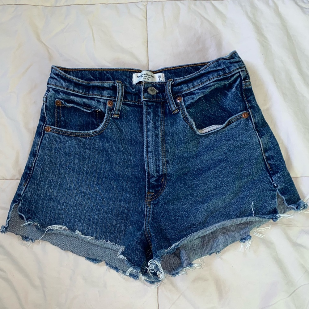 A&F Curve Love Mom short